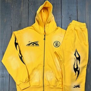Yellow Hellstar Sweatsuit

‼️SOLD‼️